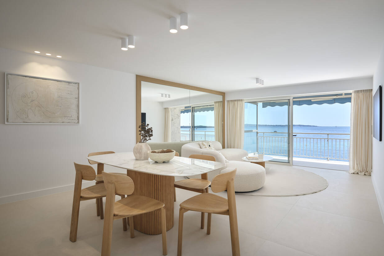 230526T-CLAUD-CN-25ReineAstrid-CV-3