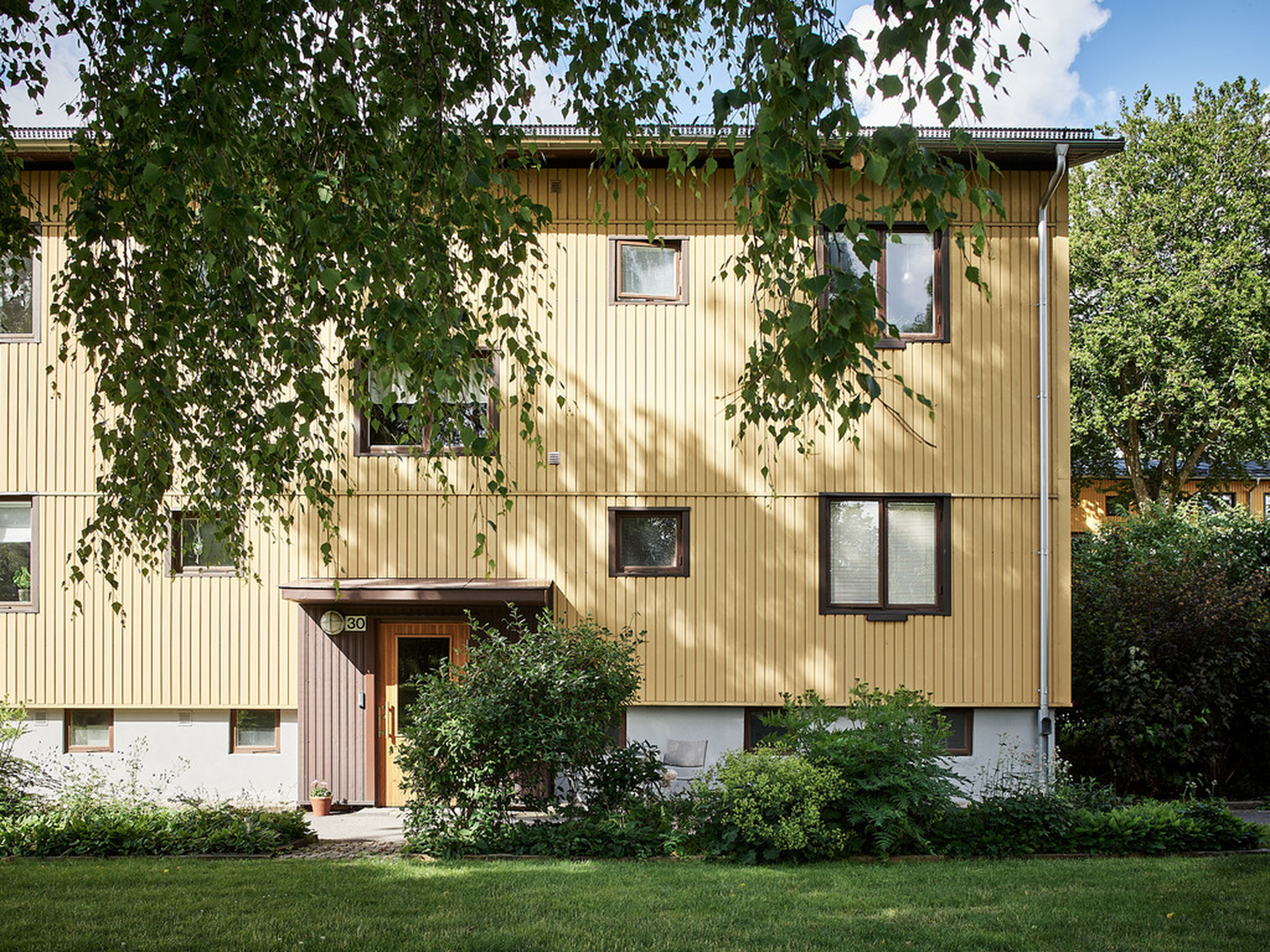 Bostadsrättsföreningen Skytteskogens hus ritades av arkitekterna S. Wallander och N. Lindberg 1942.